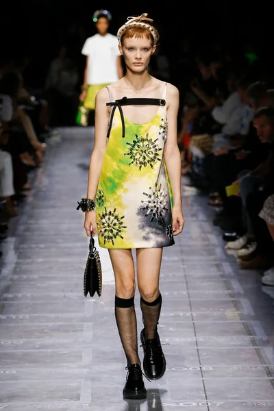 Look 49